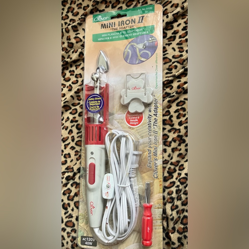 Deluxe BNIB Clover brand Crafting Iron
